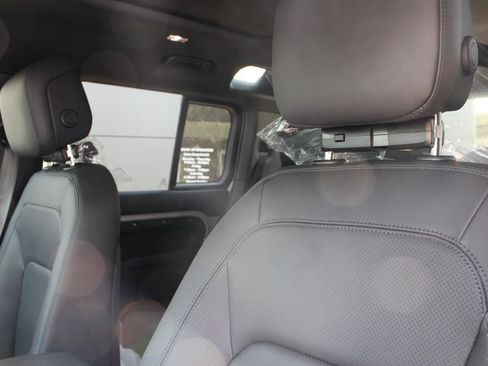 New 2026 Land Rover Defender 110 S AWD/4WD image 7