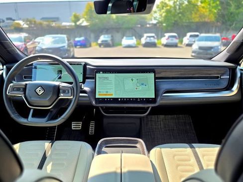 Used 2025 Rivian R1S Premium AWD/4WD image 12