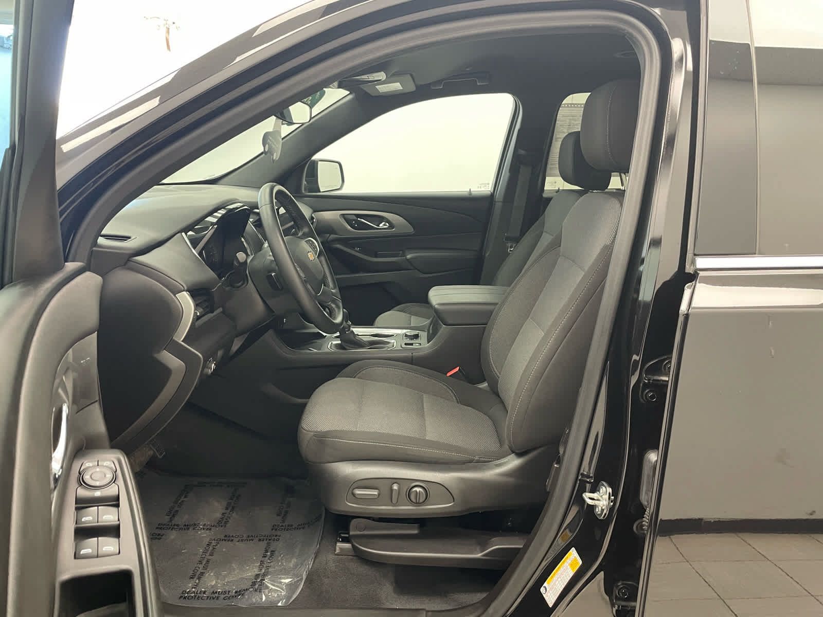 Used 2023 Chevrolet Traverse LT AWD/4WD image 8