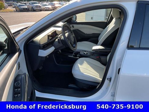 Used 2024 Ford Mustang Mach-E Premium AWD/4WD image 32