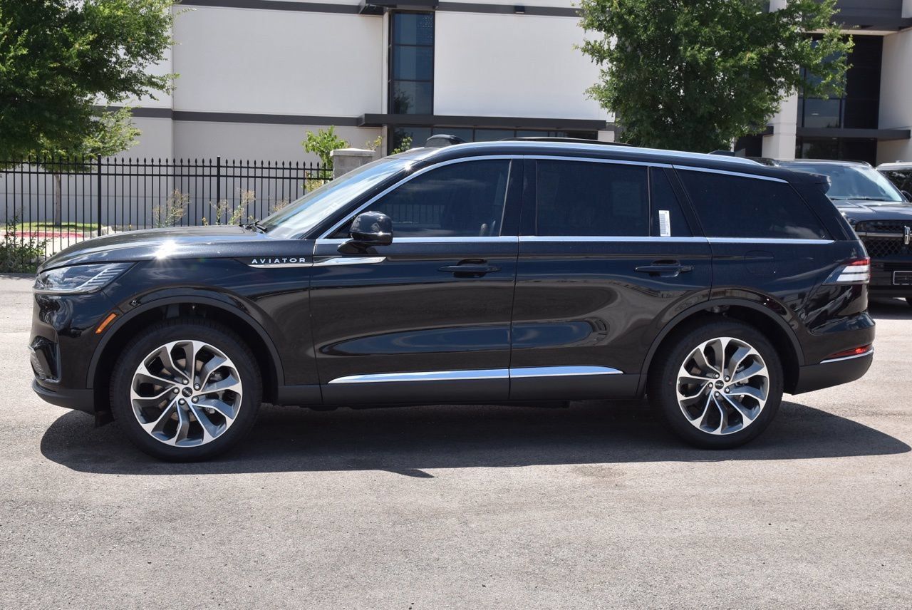 New 2026 Lincoln Aviator Reserve w/ Illumination Package AWD/4WD image 11