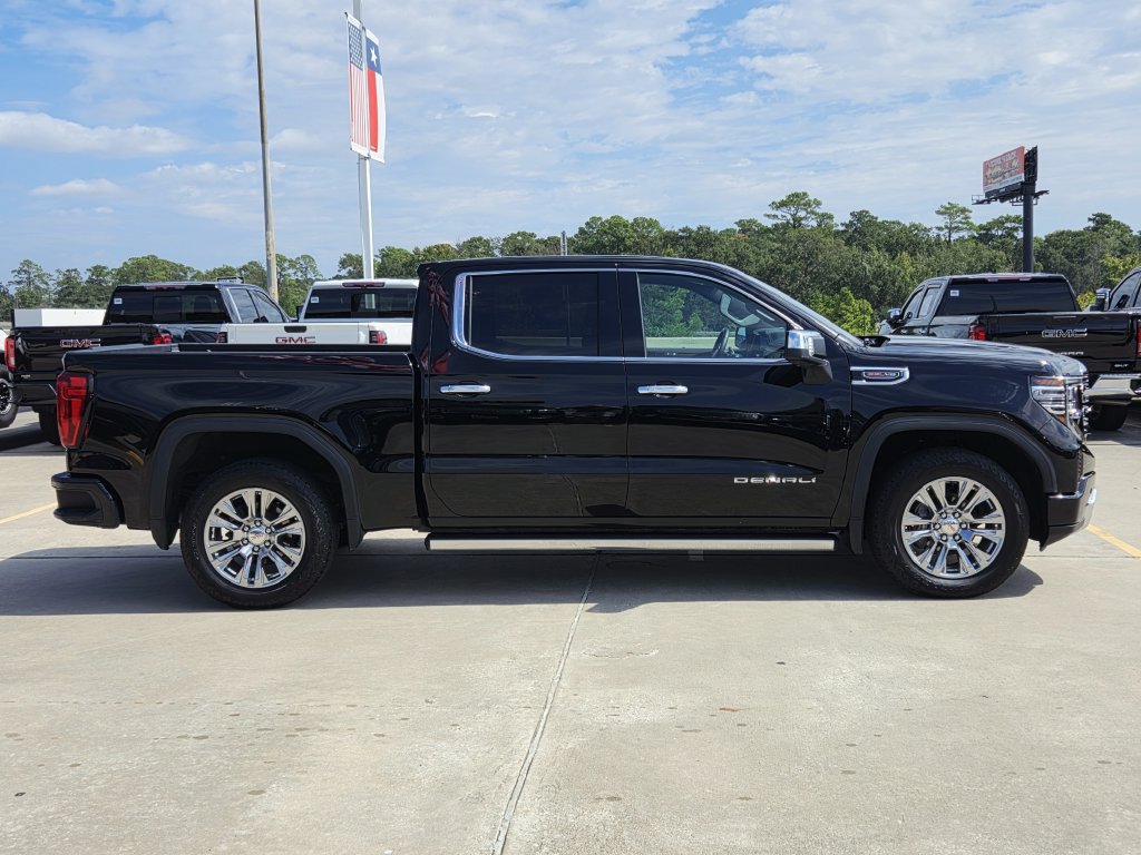 Used 2023 GMC Sierra 1500 Denali w/ Technology Package AWD/4WD image 4