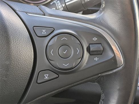 Used 2018 Buick Enclave Essence image 32