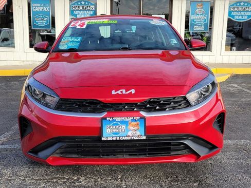 Used 2024 Kia Forte LXS image 2