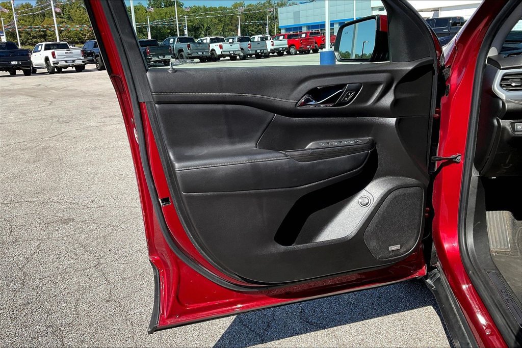 Used 2020 GMC Acadia SLT w/ LPO, Floor Liner Package AWD/4WD image 19