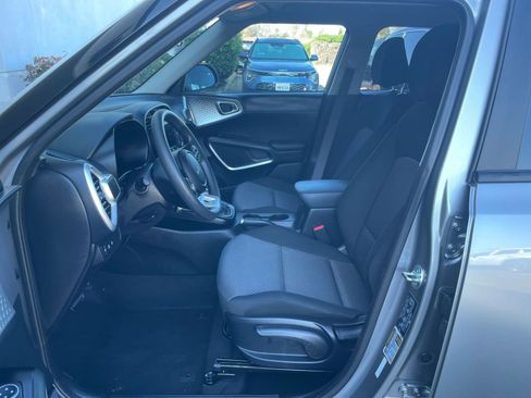 Used 2025 Kia Soul LX w/ LX Technology Package image 27