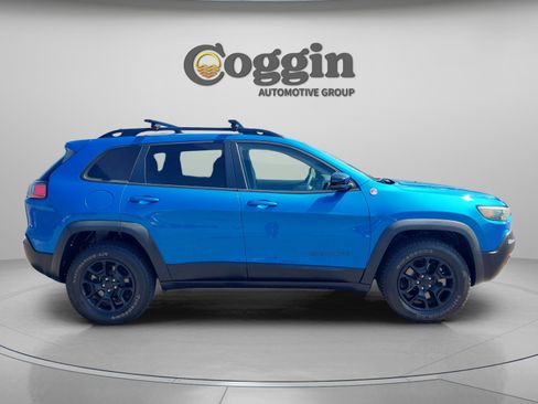 Used 2022 Jeep Cherokee Trailhawk w/ Comfort/Convenience Group image 6