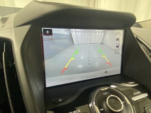 Used 2019 Ford Escape Titanium image 23