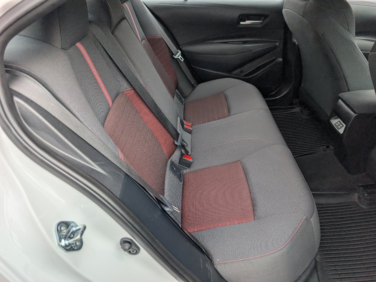 Used 2026 Toyota Corolla SE FWD image 5