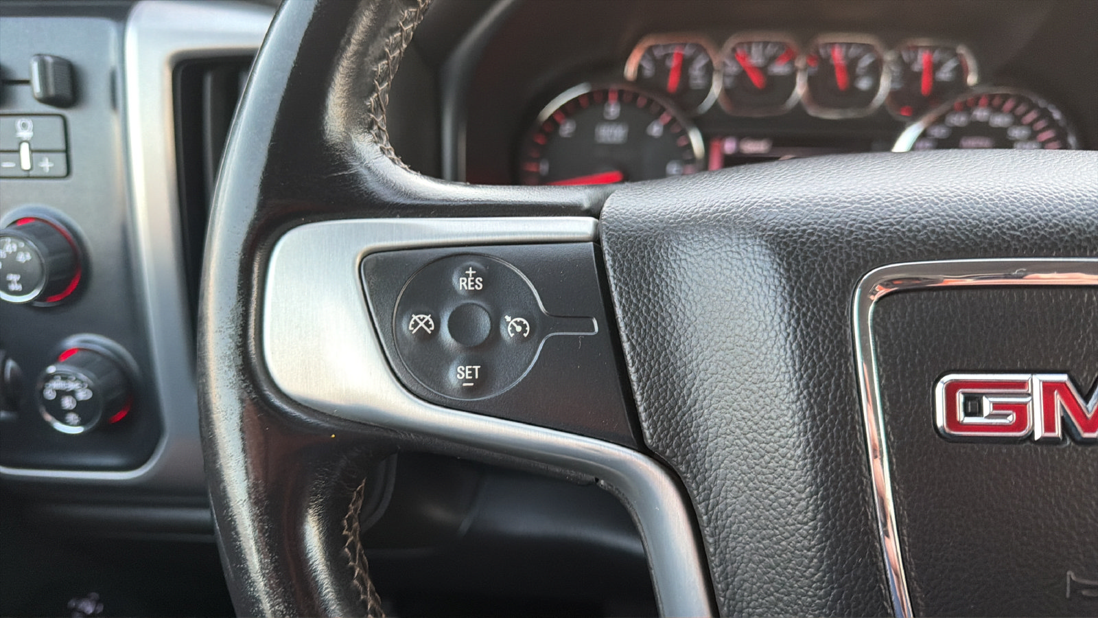 Used 2014 GMC Sierra 1500 SLE w/ SLE Value Package AWD/4WD image 15