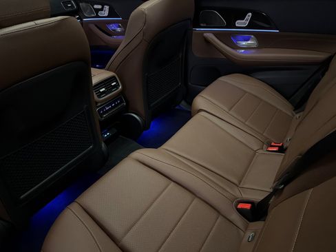 New 2026 Mercedes-Benz GLS 450 4MATIC image 11