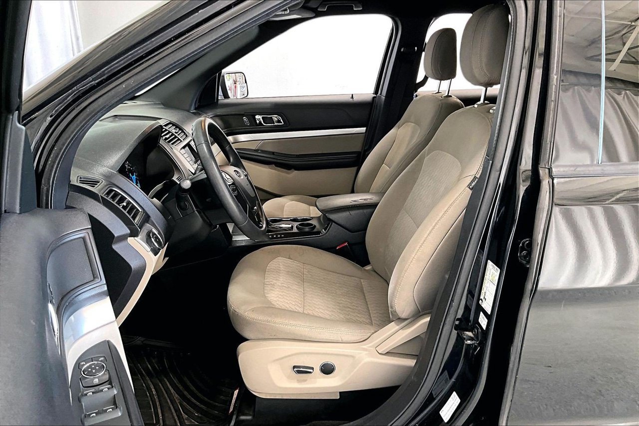 Used 2018 Ford Explorer FWD image 13