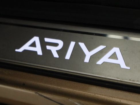 Used 2023 Nissan Ariya FWD image 17