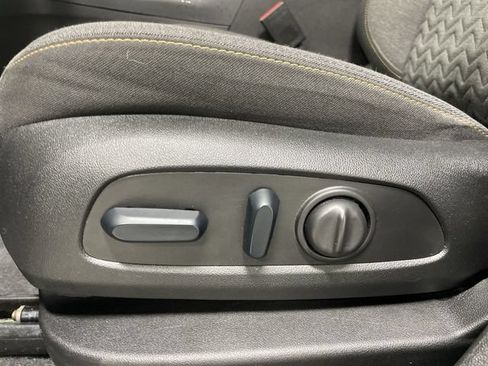 Used 2024 Chevrolet Equinox LT AWD/4WD image 12