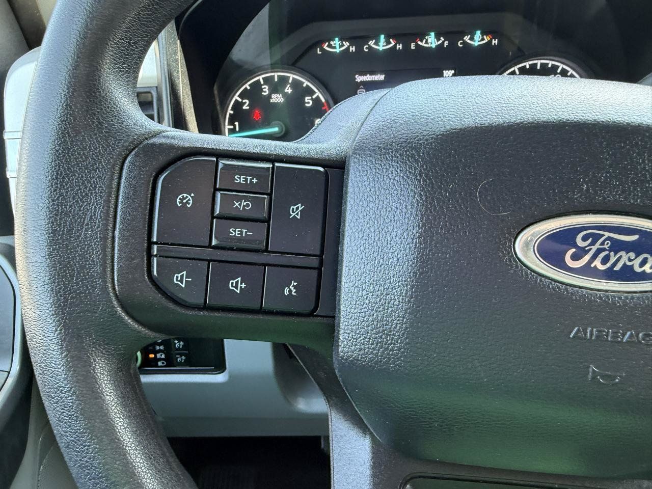 Used 2024 Ford F250 XL w/ STX Appearance Package AWD/4WD image 19