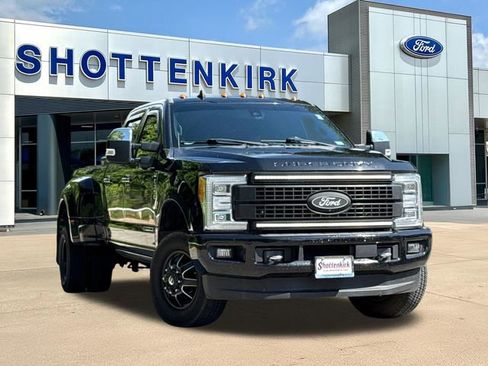 Used 2019 Ford F350 Platinum w/ Platinum Ultimate Package AWD/4WD image 1