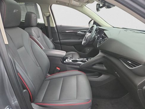 Used 2022 Buick Envision Essence w/ Sport Touring Package image 17