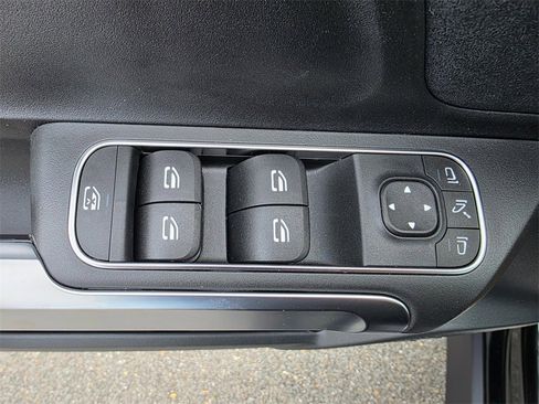 New 2026 Mercedes-Benz GLB 250 image 11