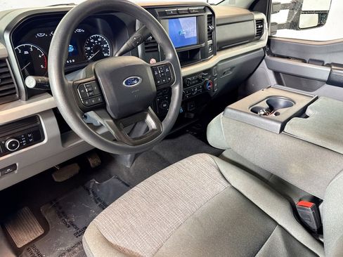 Used 2024 Ford F250 XLT image 9