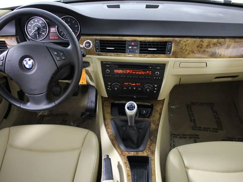 Used 2006 BMW 325xi Sedan image 12