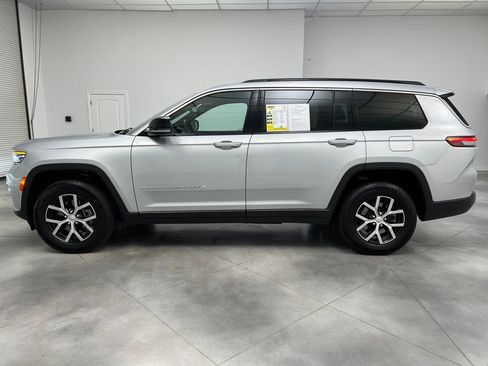 Used 2024 Jeep Grand Cherokee L Limited w/ Luxury Tech Group II image 4