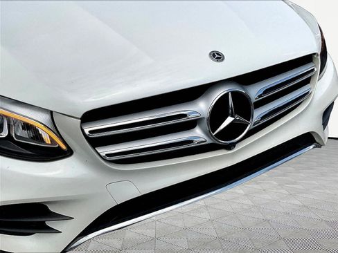 Used 2018 Mercedes-Benz GLC 300 4MATIC image 33