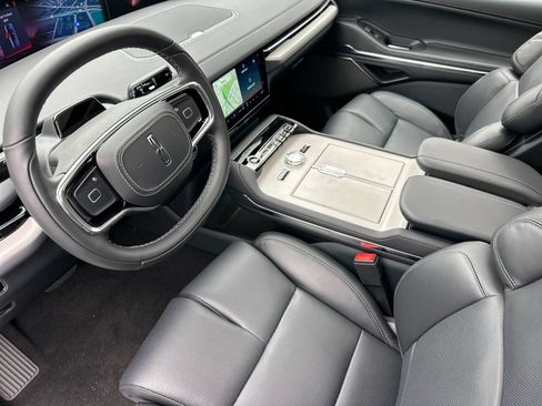 New 2026 Lincoln Navigator Reserve AWD/4WD image 9
