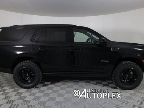 Used 2025 GMC Yukon AT4 Ultimate w/ LPO, Illumination Package AWD/4WD image 4
