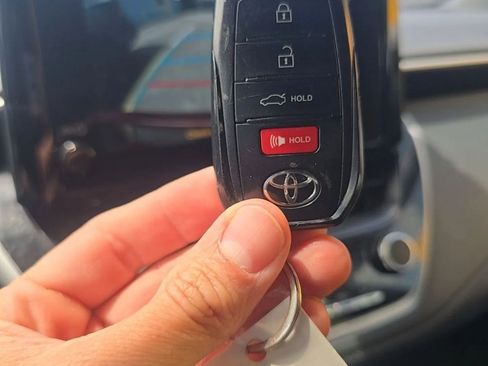 Used 2025 Toyota Corolla SE FWD image 29