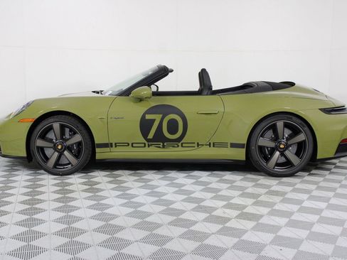 New 2026 Porsche 911 GTS image 2