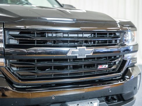 Used 2017 Chevrolet Silverado 1500 LTZ Z71 w/ LTZ Plus Package image 14