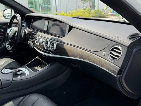 Used 2017 Mercedes-Benz S 550 4MATIC Sedan image 19