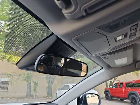 Used 2025 Toyota RAV4 XLE FWD image 26