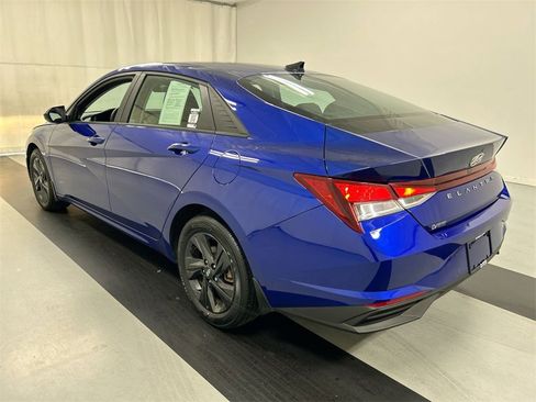 Used 2023 Hyundai Elantra SEL image 7
