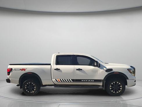Used 2023 Nissan Titan PRO-4X w/ Pro-4x Convenience Package image 4