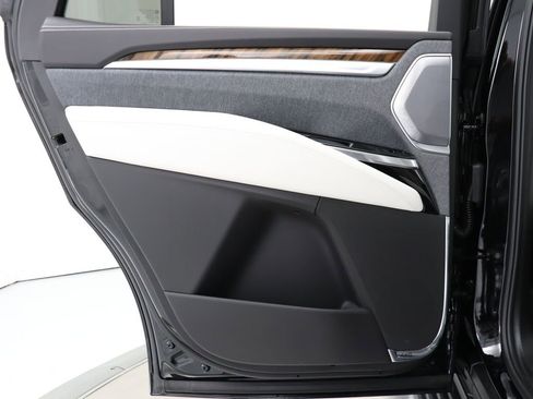 Used 2026 Cadillac Escalade Platinum Sport image 58