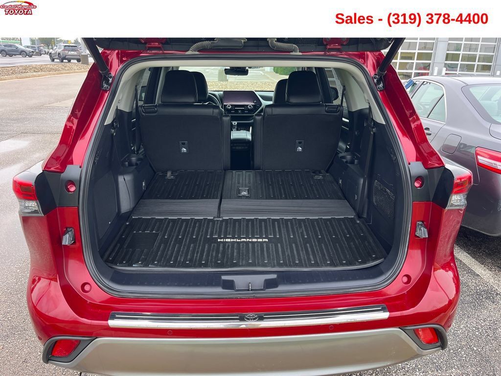 Used 2023 Toyota Highlander Platinum AWD/4WD image 5