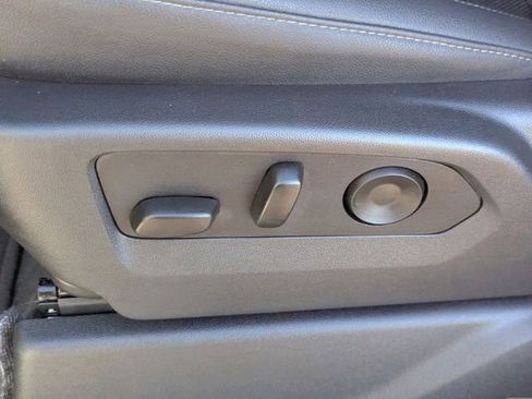 Used 2025 GMC Sierra 1500 SLT image 23