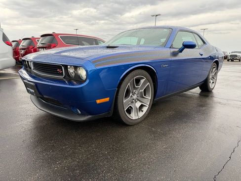 Used 2012 Dodge Challenger R/T image 2