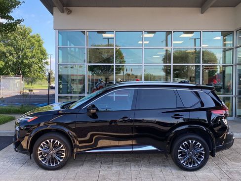 Used 2026 Nissan Rogue Platinum w/ Tech Package AWD/4WD image 4