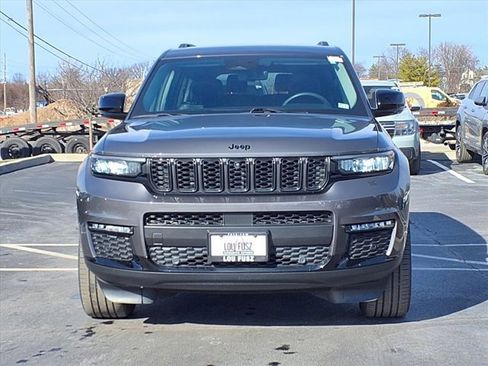 Used 2023 Jeep Grand Cherokee L Limited w/ Luxury Tech Group II image 39