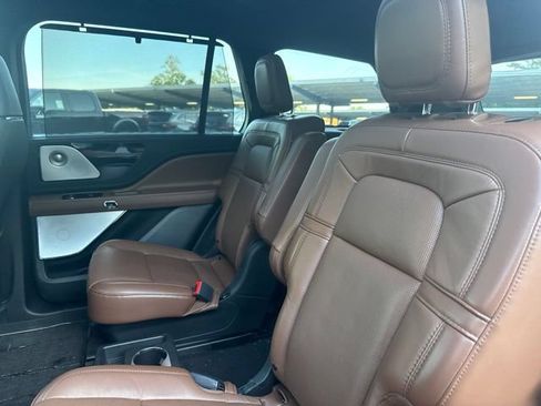 Used 2021 Lincoln Aviator Reserve w/ Equipment Group 202A AWD/4WD image 11