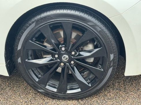 Used 2020 Nissan Maxima SR w/ Sport Mat Group image 14