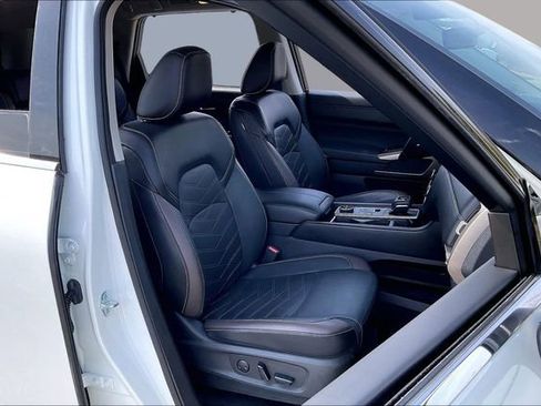 Used 2024 Nissan Pathfinder Platinum w/ Cargo Package image 21