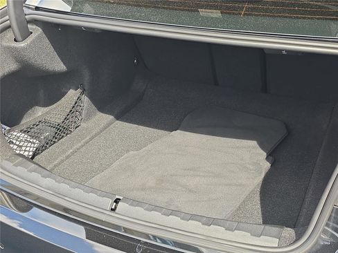 Used 2021 BMW 330i Sedan w/ M Sport Package image 4