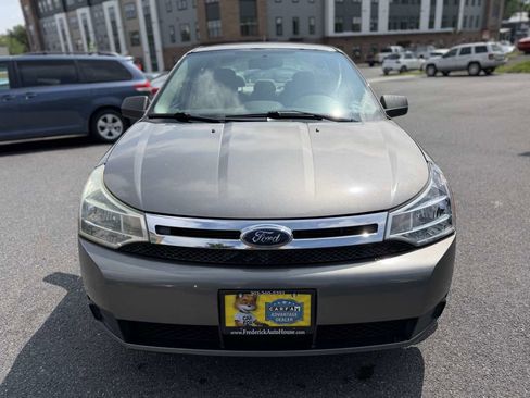 Used 2009 Ford Focus SE FWD image 2