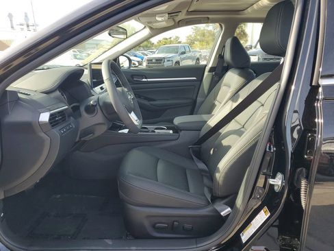 New 2025 Nissan Altima 2.5 SL image 9