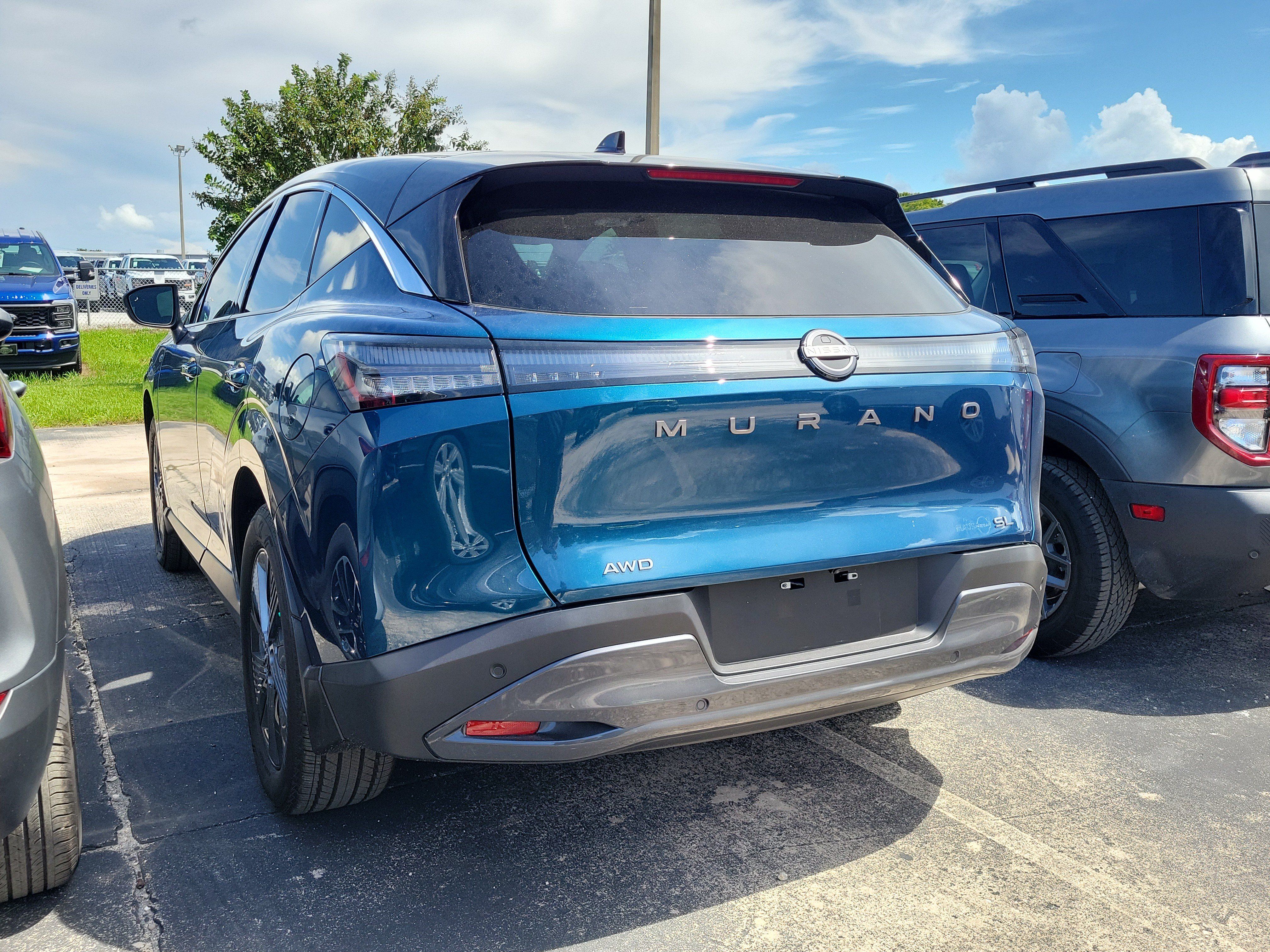 Used 2025 Nissan Murano SL AWD/4WD image 4
