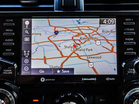 Used 2020 Toyota 4Runner Venture w/ Moonroof Package AWD/4WD image 9