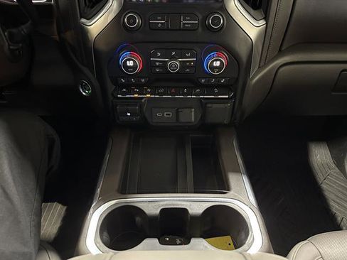 Used 2020 Chevrolet Silverado 1500 LTZ w/ LTZ Premium Package AWD/4WD image 12